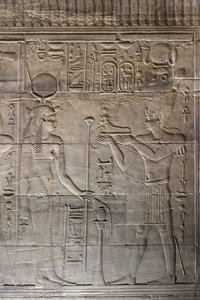 内部聖域、フィラエ神殿、アスワン、エジプトのレリーフ 作： Egyptian 30th Dynasty