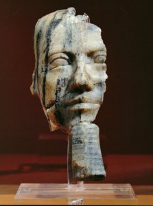 ファラオ・ケフレン（彫刻） 作： Egyptian 4th Dynasty