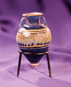 アンフォラ 紀元前3～4世紀（ガラス製 作： Egyptian Egyptian