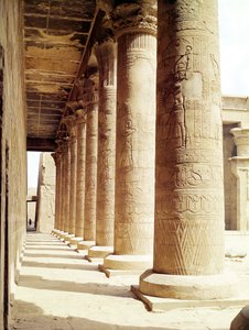 ホルス神殿のPronaos（Hypostyle Hall）の柱