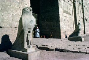 ホルス神殿への入り口