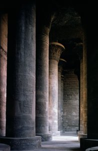 クナム寺院のハイポスタイルホール 作： Egyptian Ptolemaic Period