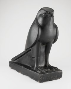 ハヤブサ、プトレマイオス時代のホルス神の像 作： Egyptian Ptolemaic Period
