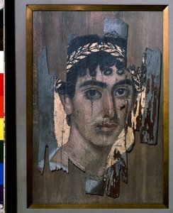 エジプト古代：「黄金のウロレに向かう青年の葬送肖像」2世紀、木に描かれた絵 作： Egyptian School