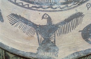 大型船の上面から開いた翼のある猛禽、ファサ焼、紀元前2000年頃（塗られた粘土）（詳細）（179137も参照） 作： Elamite