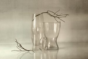 穏やかなガラスの静物画 作： 