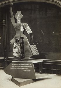 女性と報道、1928年。 作： Eliezer Markowich Lissitzky
