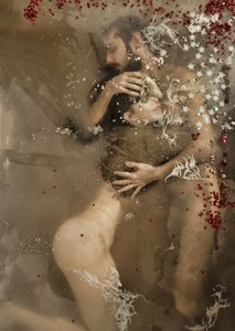 光の水の中のエイラとルーカス、ビージュ、2016年（プリントスクリーン） 作： Elinleticia Högabo
