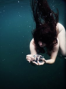 サブシップを探す、2016年（スクリーンプリント） 作： Elinleticia Högabo