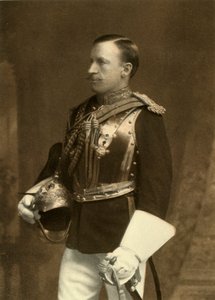 「エロール伯爵准将」、1902年。 作： Elliott and Fry
