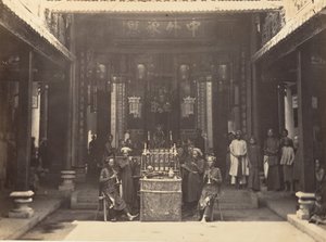 1866 年、コーチンシナ、サイゴン、チョロンのチャイニーズ パゴダでの宗教儀式。 作： Emile Gsell