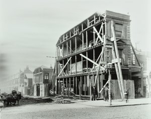 85ストークニューイントンロード：ストークニューイントンロードとプリンスジョージロードの角、1897 作： English Photographer