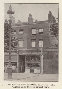 イギリスの探検家キャプテン・ジェームズ・クックが1764年から亡くなるまで住んでいた家（ロンドン、88マイルエンド・ロード）（モノクロ写真 作： English Photographer