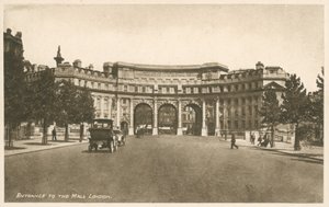 アドミラルティアーチ、モール、ロンドン 作： English Photographer