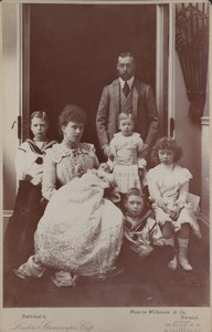アルバート・エドワードとアレクサンドラ王女と家族 作： English Photographer