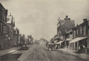 Aldeburgh, High Street (モノクロ写真) 作： English Photographer