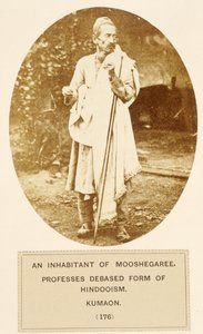 Mooshegareeの住民は、J。Forbes WatsonによるThe People of Indiaのヒンドゥー教、クマオンのデベース形式を公言し、1868年に出版されました（アルブメンプリント） 作： English Photographer