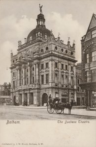 ロンドン、バルハム、ザ・ダッチェス・シアター（モノクロ写真 作： English Photographer