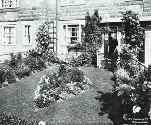 Becontree Estate：魅力的なフロントガーデンの様子