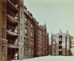 ボロー・ロード・エステート：住宅用長屋、ロンドン 作： English Photographer