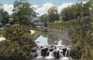 バクストン、庭園と滝 作： English Photographer