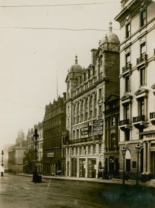 カールトンハウスは、1904年にロンドンのリージェントストリートにあるセントフィリップスチャペルの敷地に建てられました。 作： English Photographer