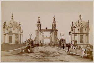 チェルシー吊り橋 作： English Photographer