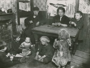 子供の貧困、ロンドン 作： English Photographer