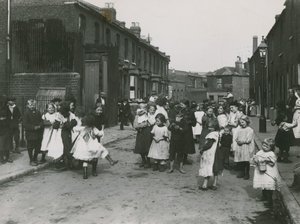 子供の貧困、ロンドン 作： English Photographer