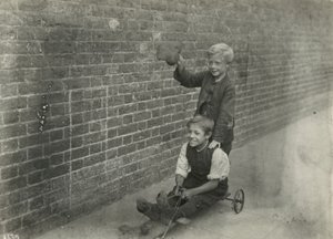 子供の貧困、ロンドン 作： English Photographer