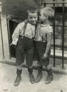 子供の貧困、ロンドン 作： English Photographer