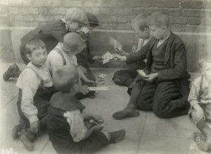 子供の貧困、ロンドン 作： English Photographer