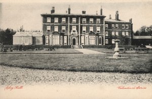 Cley Hall（モノクロ写真