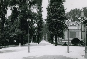 Cremorne Gardens;ロンドン：センターウォーク 作： English Photographer