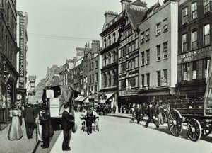 クロスビーホール、ビショップスゲート：イーストサイド、ロンドン、1890 作： English Photographer