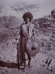 ダービッシュ・ハデムドワの戦士（スーダン 作： English Photographer