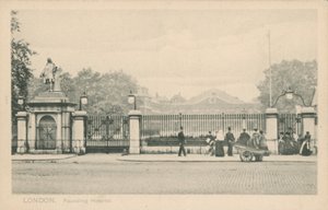 ロンドンのファウンドリング病院 作： English Photographer