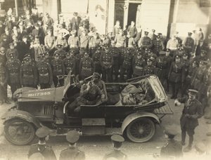 第一次世界大戦、西部戦線、1914年から18年に関連付けられた134枚の写真のアルバムから 作： English Photographer