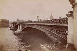ブラックフライアーズ橋の概観 作： English Photographer