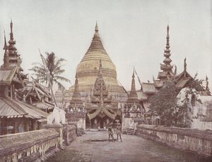 異教の金色の塔（カラー写真） 作： English Photographer