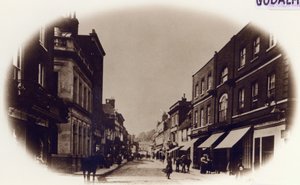 Godalming High Street、サリー、1900年頃（セピア写真） 作： English Photographer