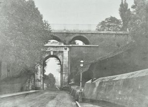ハイゲートアーチウェイ、アーチウェイロードブリッジ：古い橋の概観、1896 作： English Photographer