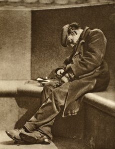 ワンダフルロンドン出身のブラックフライアーズブリッジのホームレスの男性が1926-27年に公開（グラビア） 作： English Photographer