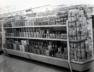 家庭用品の通路、ウールワース店、1956