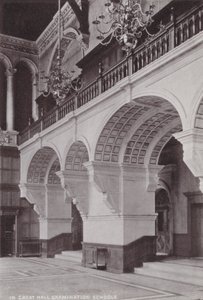 大ホール試験学校で 作： English Photographer