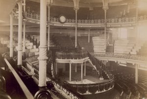 Spurgeons Tabernacleのインテリア 作： English Photographer