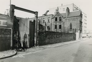 切り裂きジャック：ダーワードストリート 作： English Photographer