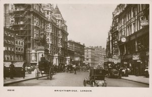 ナイツブリッジ、ロンドン 作： English Photographer