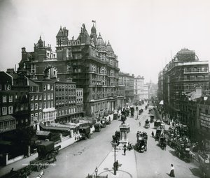 ナイツブリッジ、ロンドン 作： English Photographer