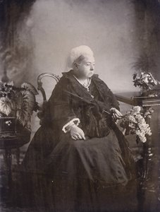 バルモラルでビクトリア女王を撮影した最後の写真 作： English Photographer